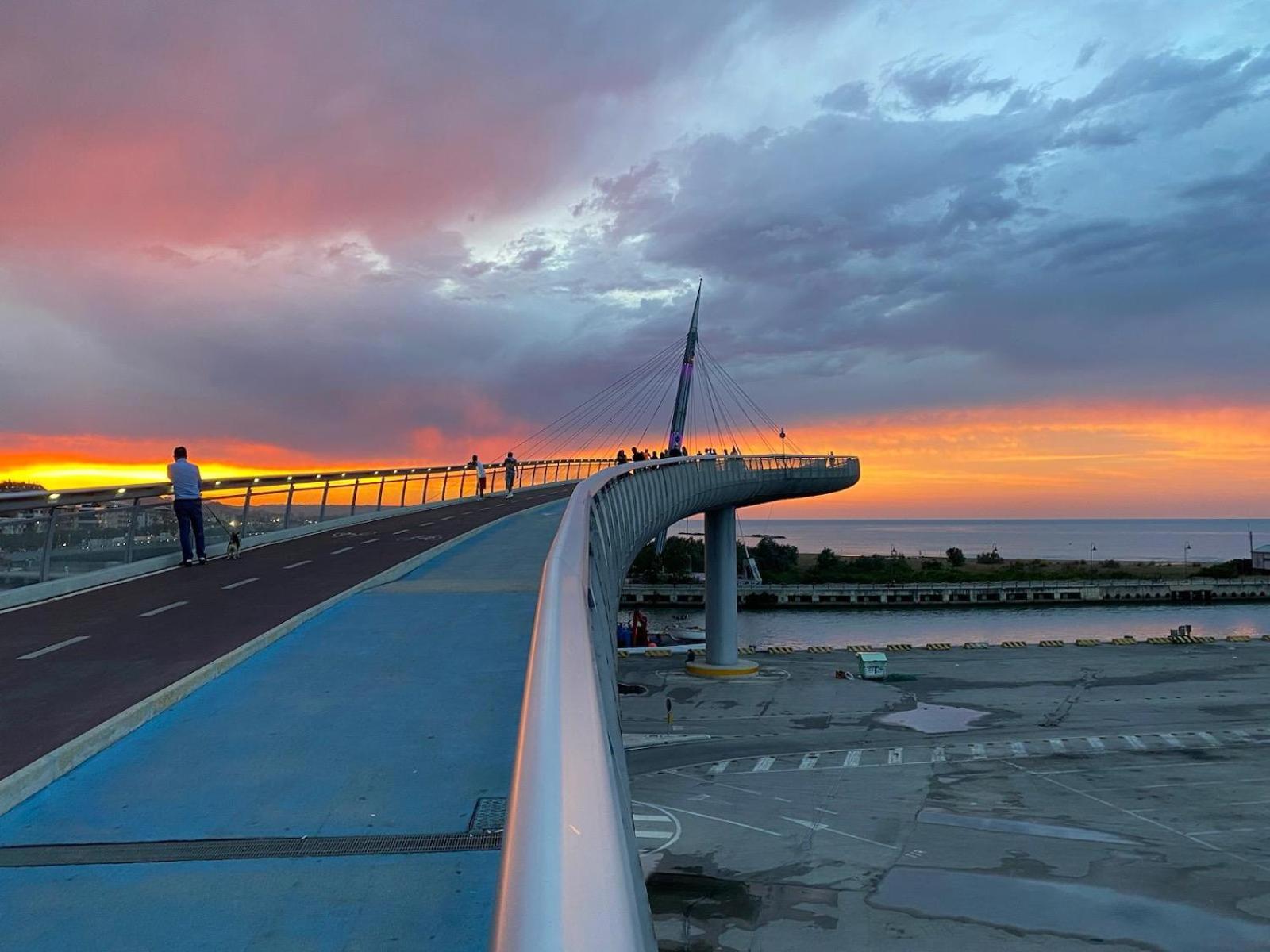 Апартаменты Direttamente Sul Lungomare Пескара Экстерьер фото